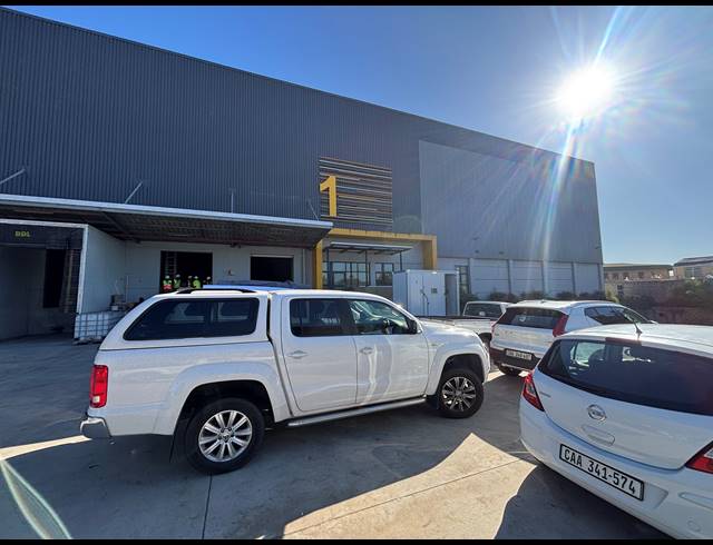 3,213M² WAREHOUSE TO LET IN AIRPORT INDUSTRIA